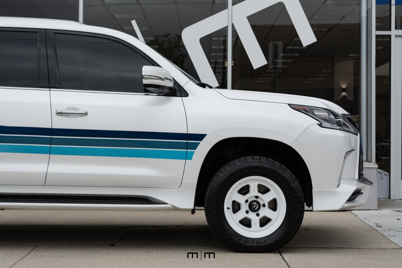 Lexus LX 570  2020