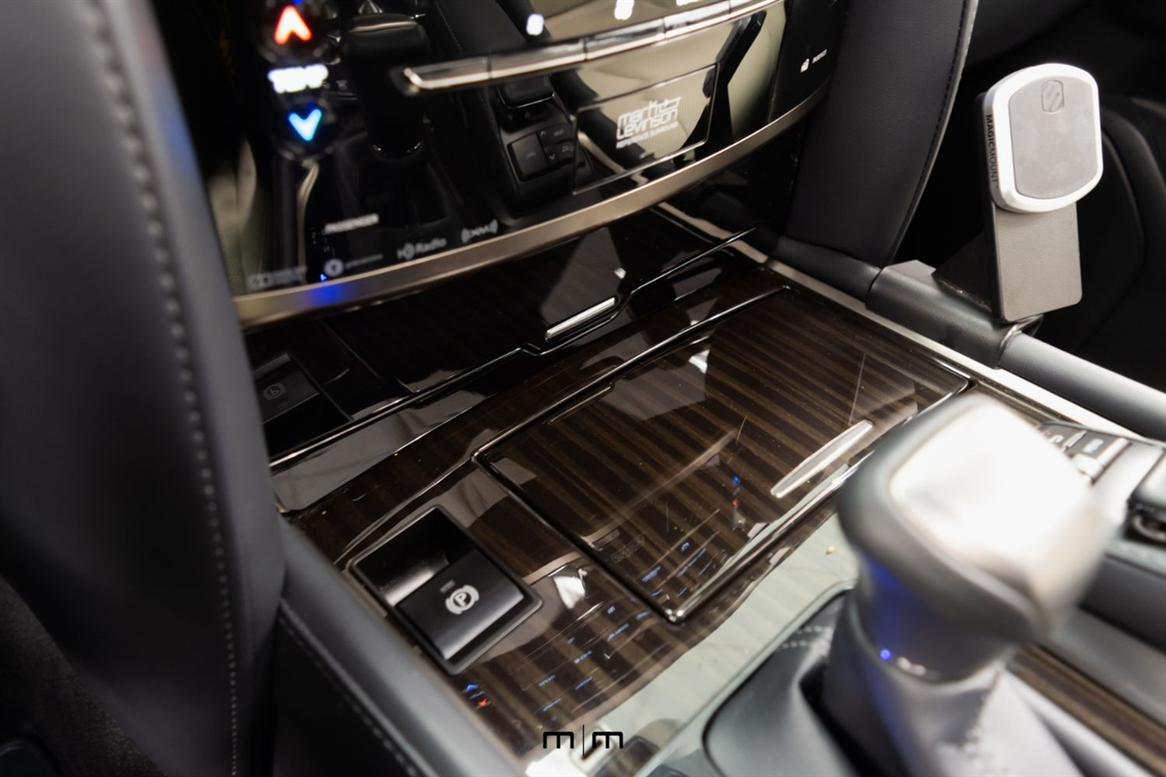 Lexus LX 570  2020