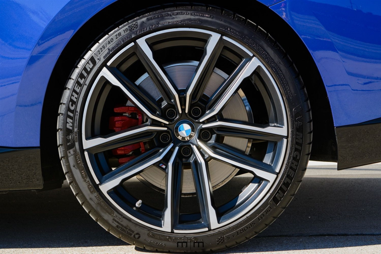 BMW 2-Series  2023