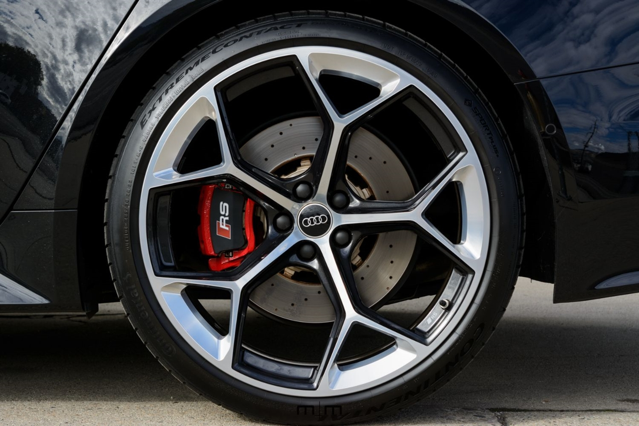 Audi RS6 Avant  2025