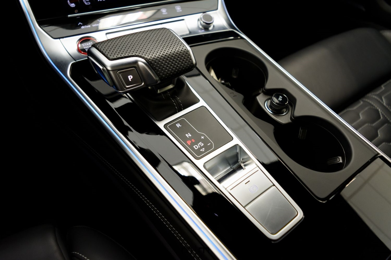Audi RS6 Avant  2025