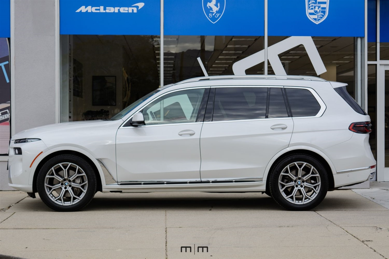 BMW X7  2024