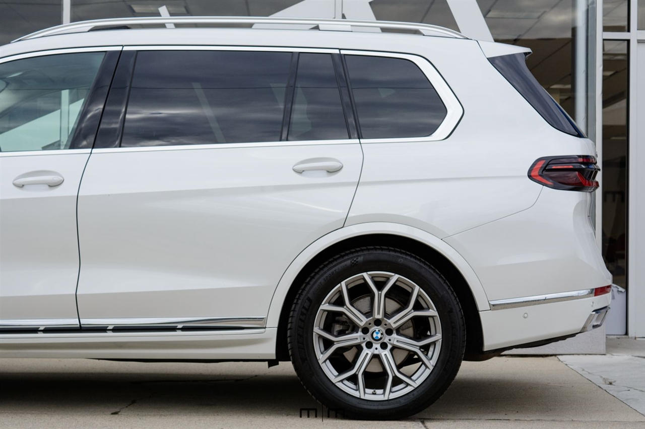 BMW X7  2024