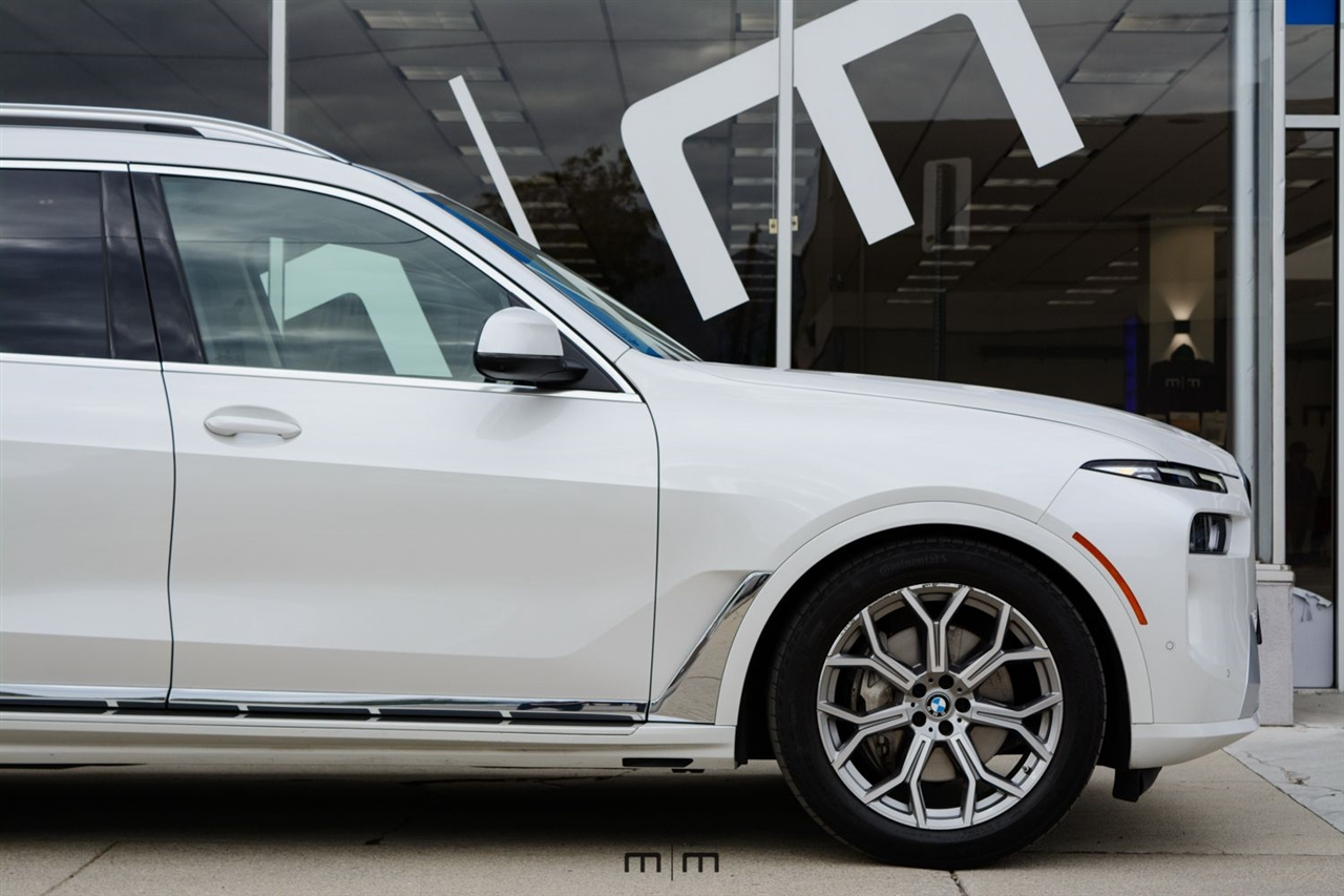BMW X7  2024