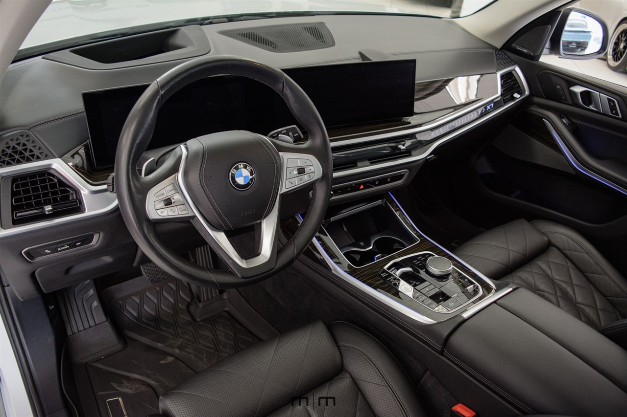 BMW X7  2024