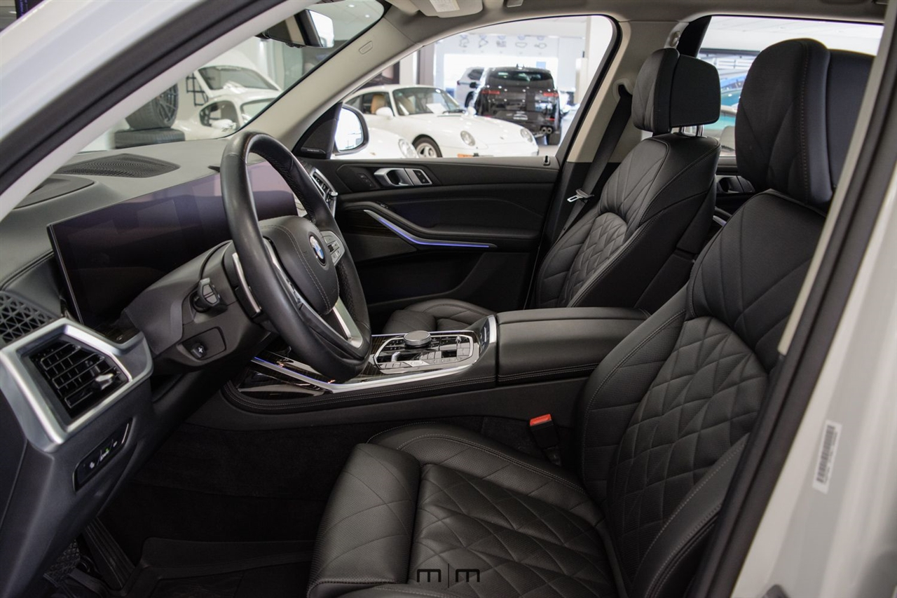 BMW X7  2024