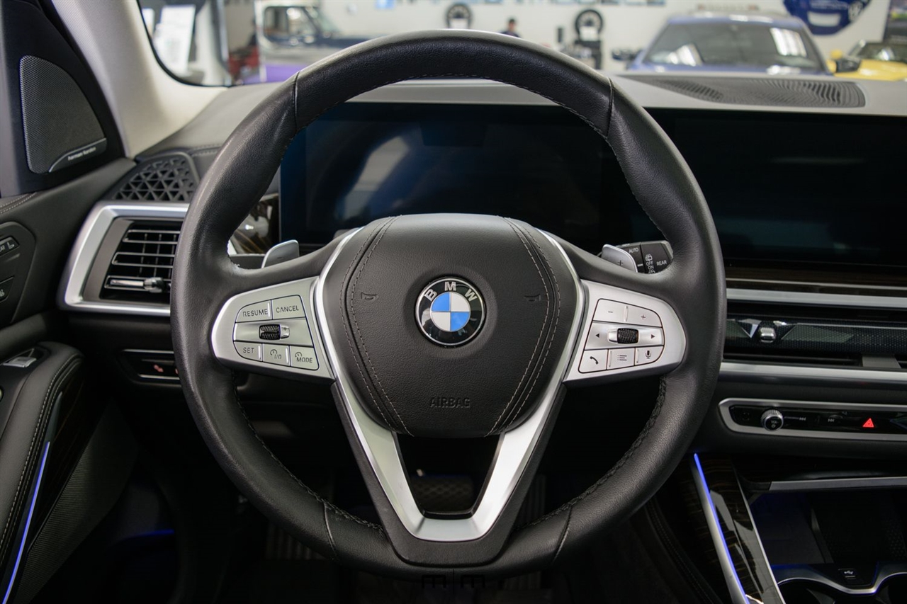 BMW X7  2024