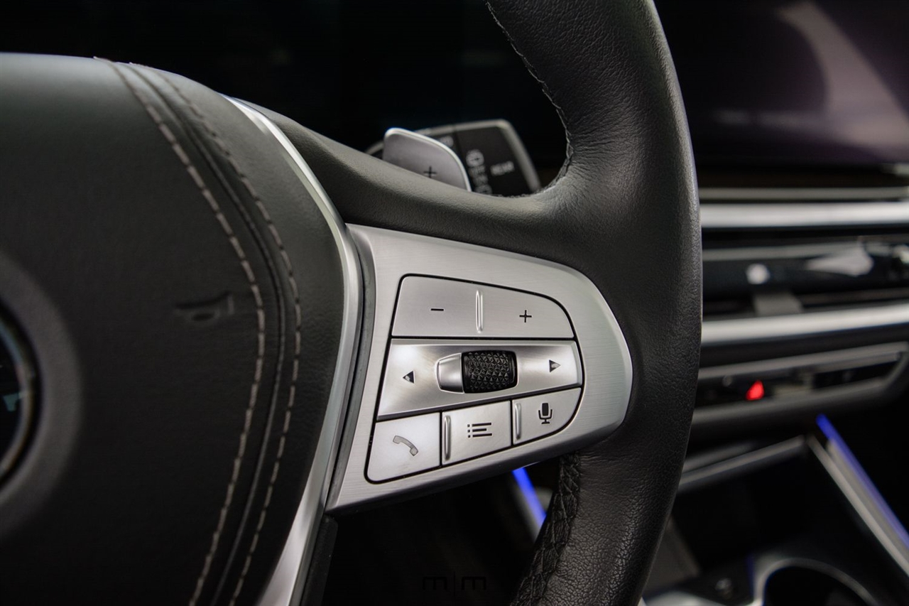 BMW X7  2024