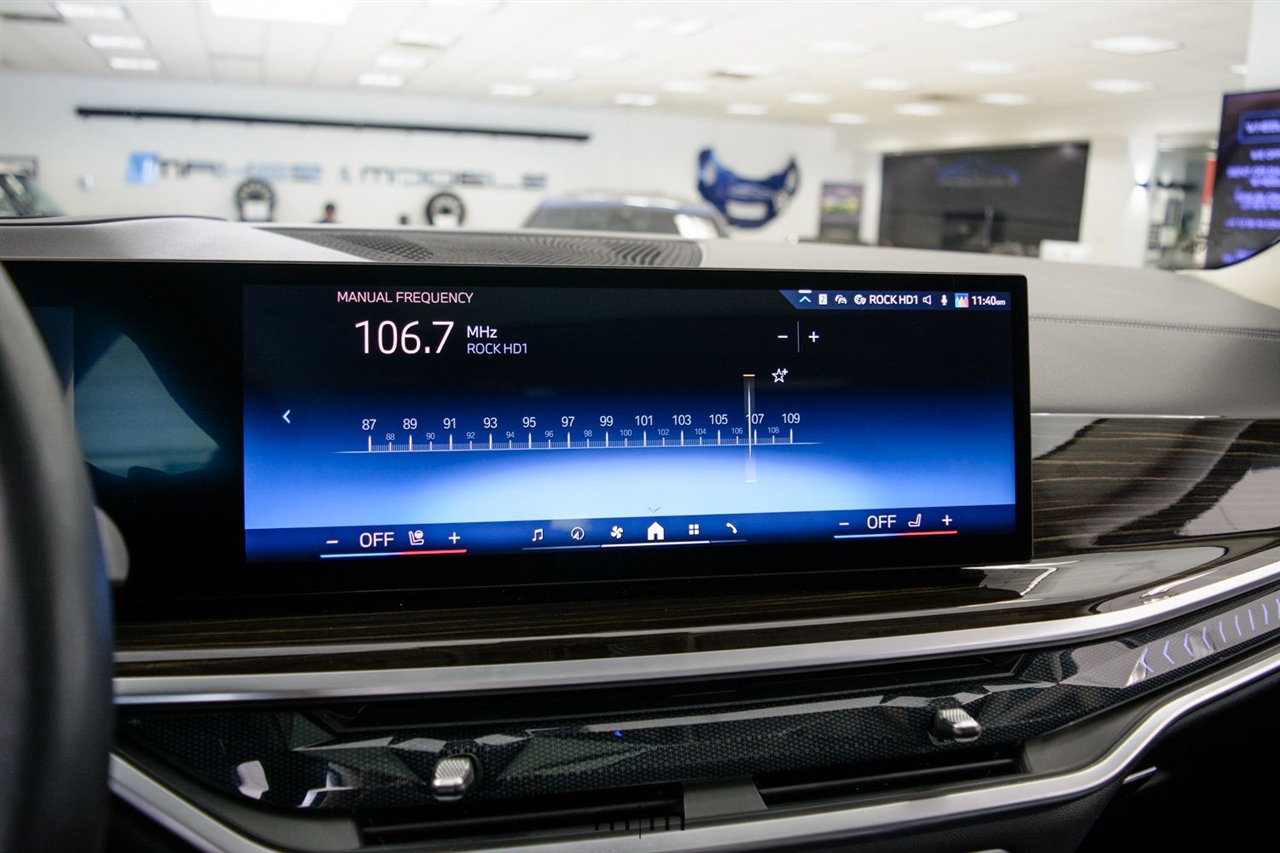 BMW X7  2024
