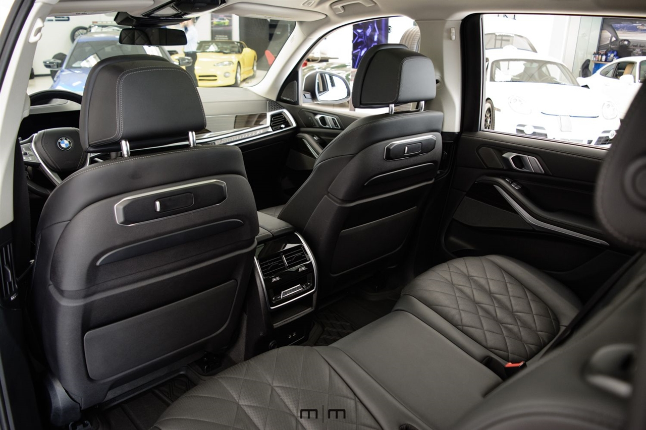 BMW X7  2024