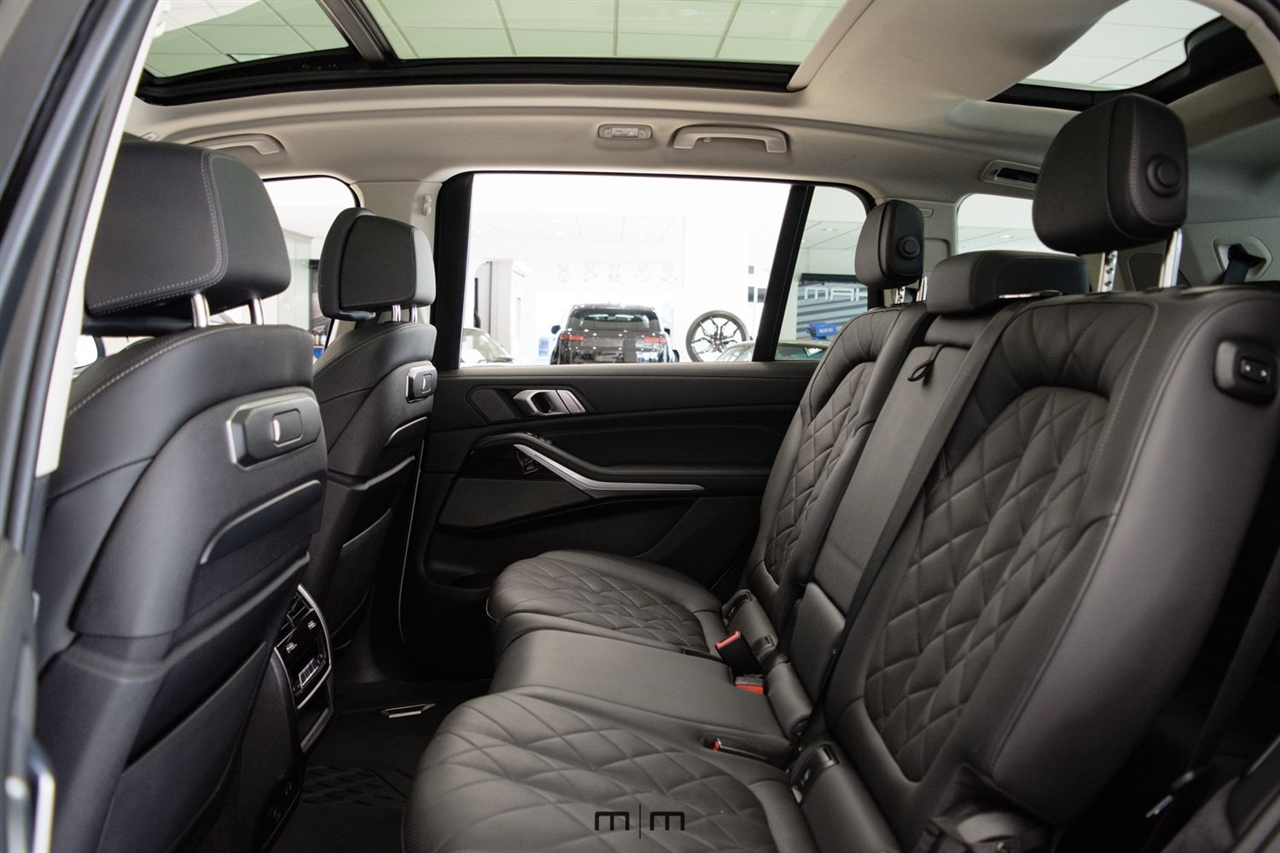 BMW X7  2024