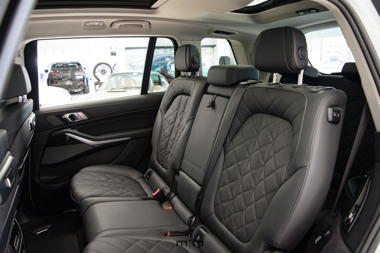 BMW X7  2024