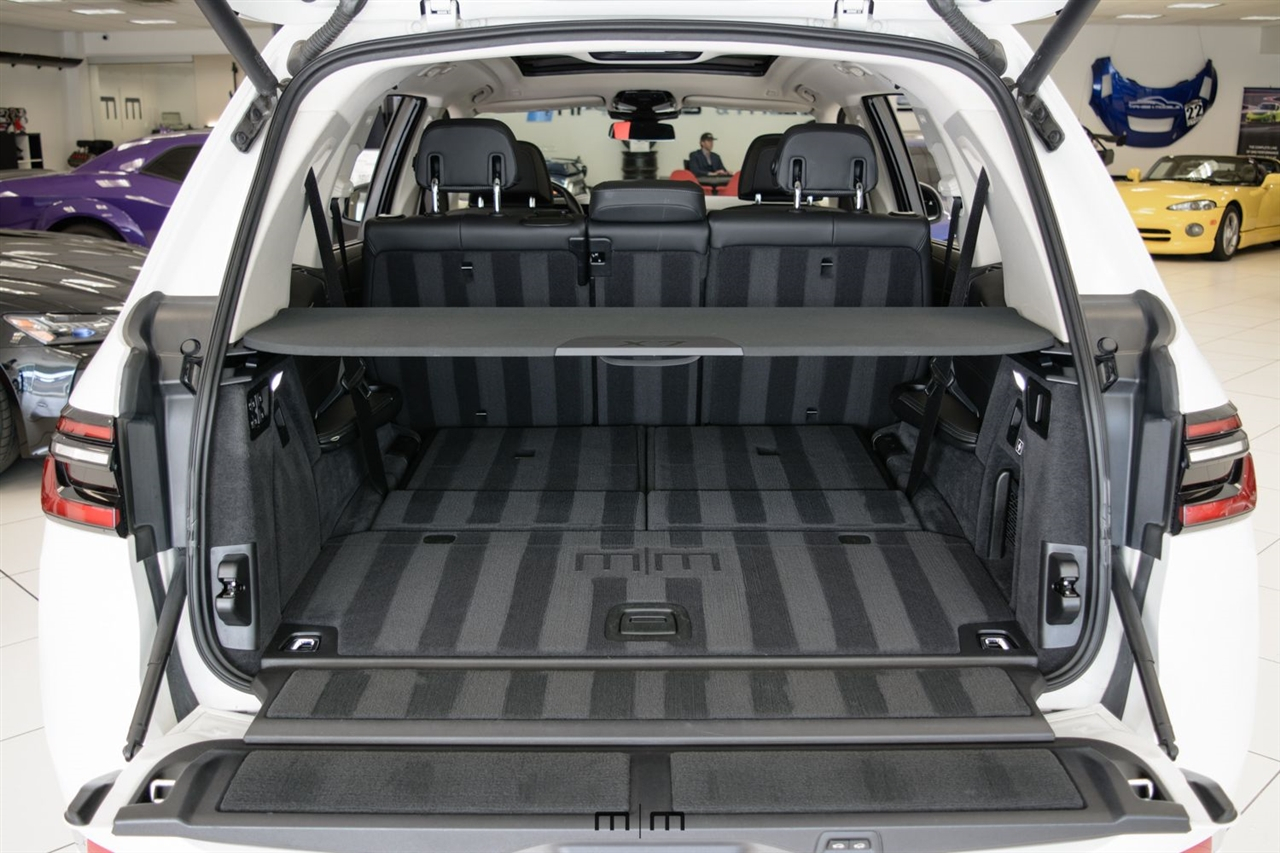 BMW X7  2024