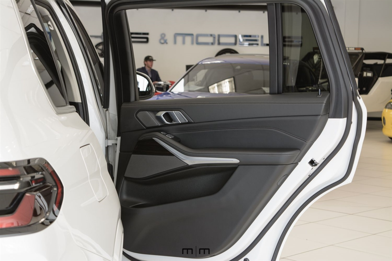 BMW X7  2024