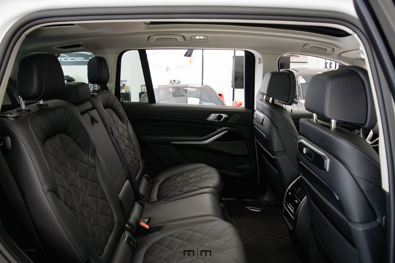 BMW X7  2024