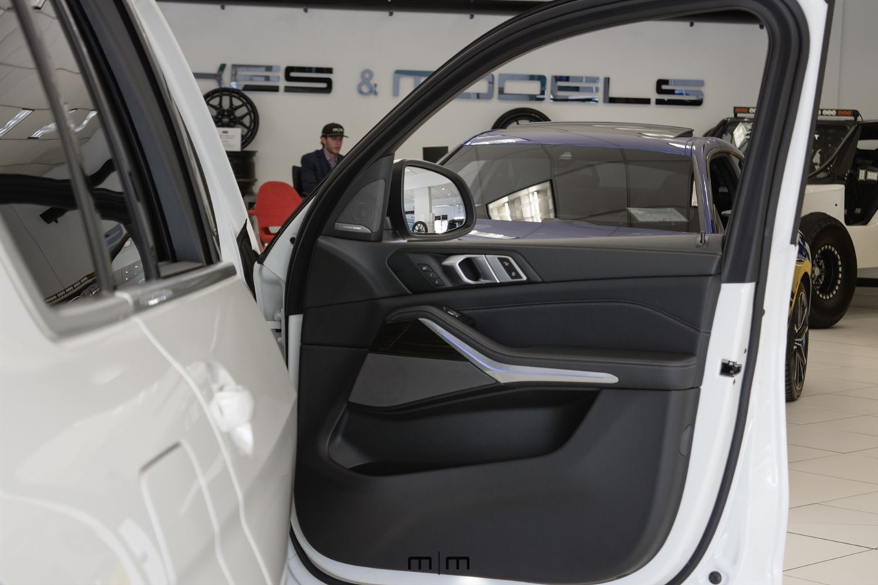 BMW X7  2024