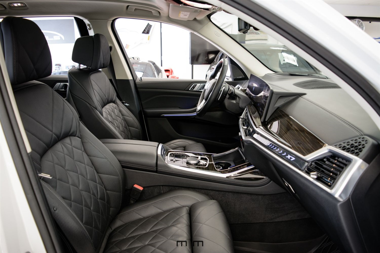 BMW X7  2024