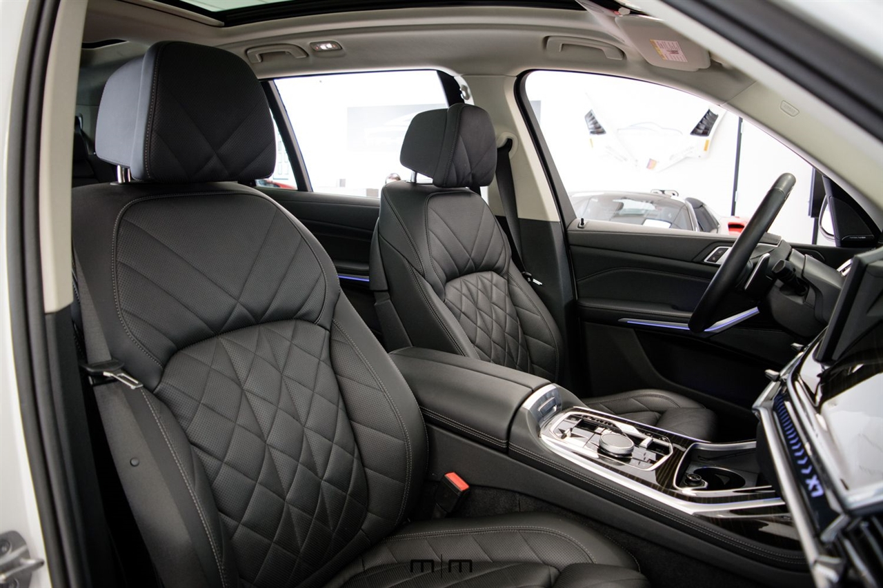 BMW X7  2024