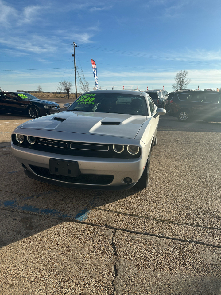 Dodge Challenger SXT RWD 2021