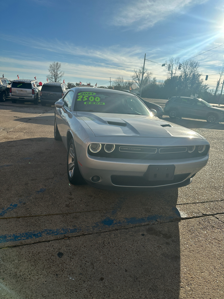 Dodge Challenger SXT RWD 2021