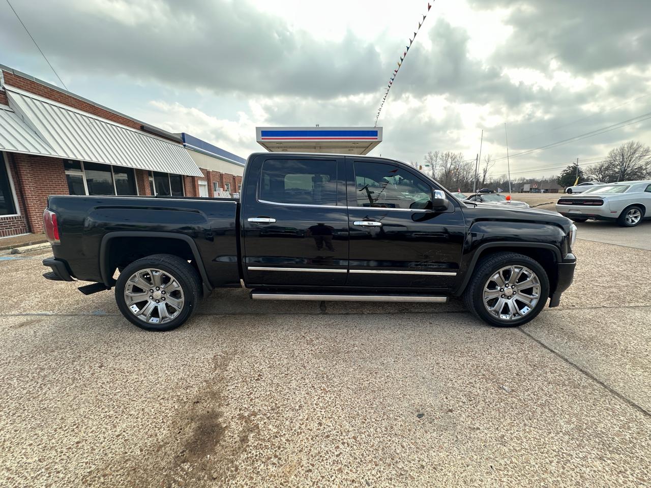 GMC Sierra 1500 4WD Crew Cab 143.5" Denali 2017