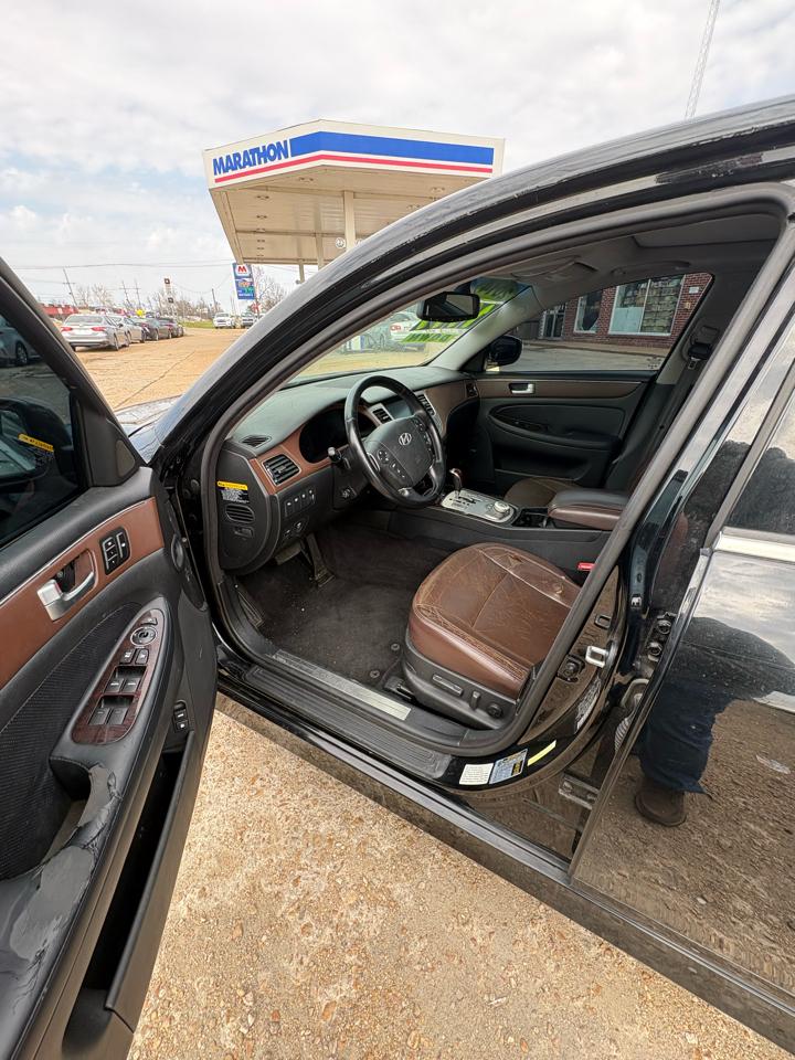 Hyundai Genesis 4dr Sdn V6 3.8L 2014