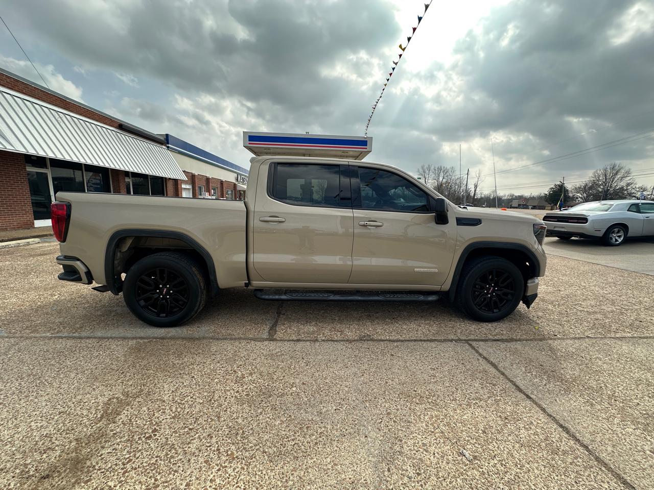 GMC Sierra 1500 2WD Crew Cab 147" Elevation 2022