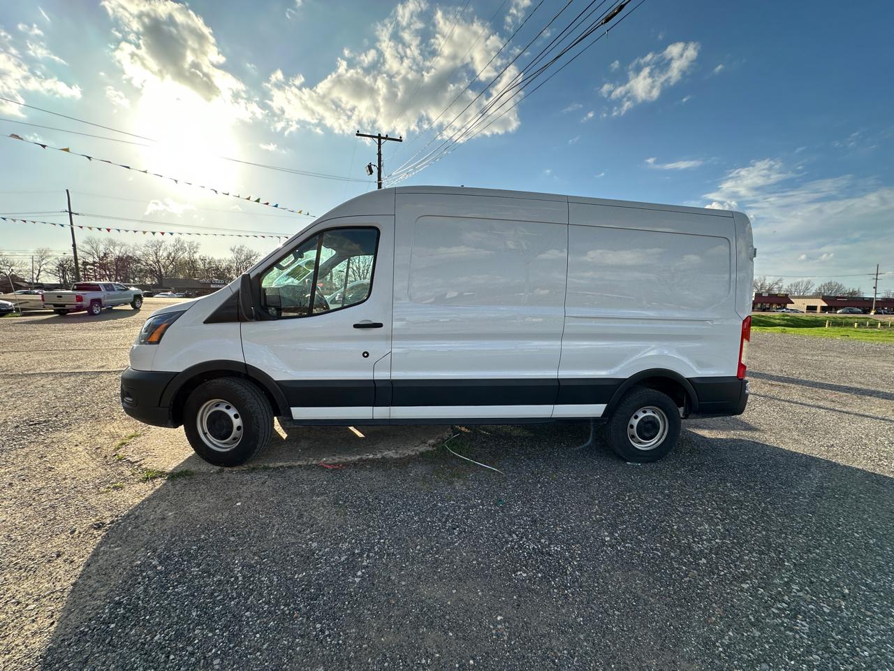 Ford Transit Cargo Van T-250 130" Med Rf 9070 GVWR RWD 2023