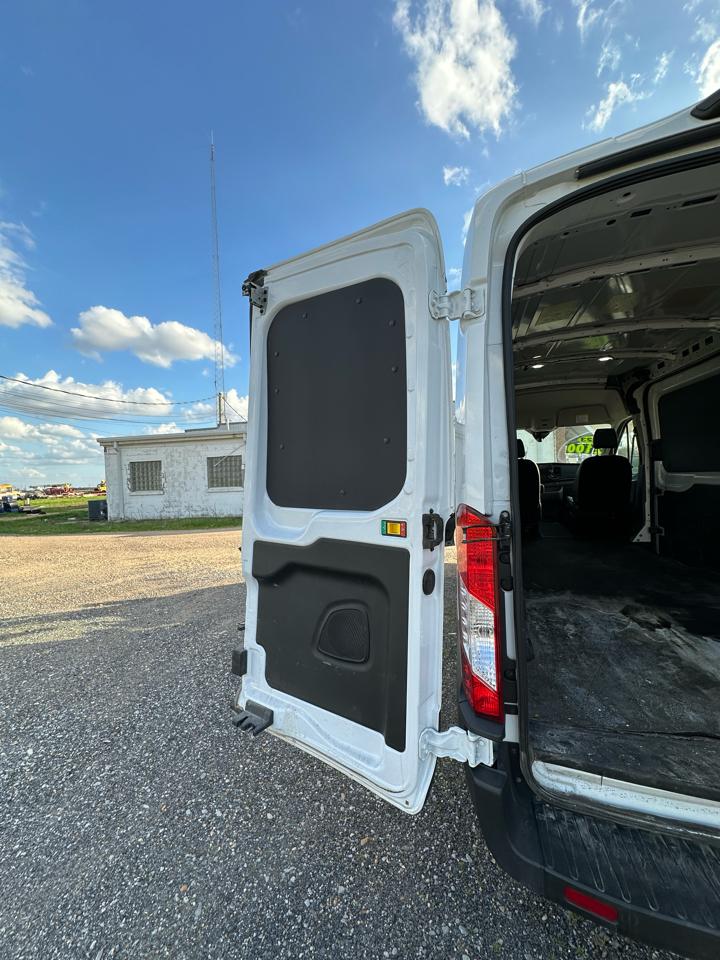 Ford Transit Cargo Van T-250 130" Med Rf 9070 GVWR RWD 2023