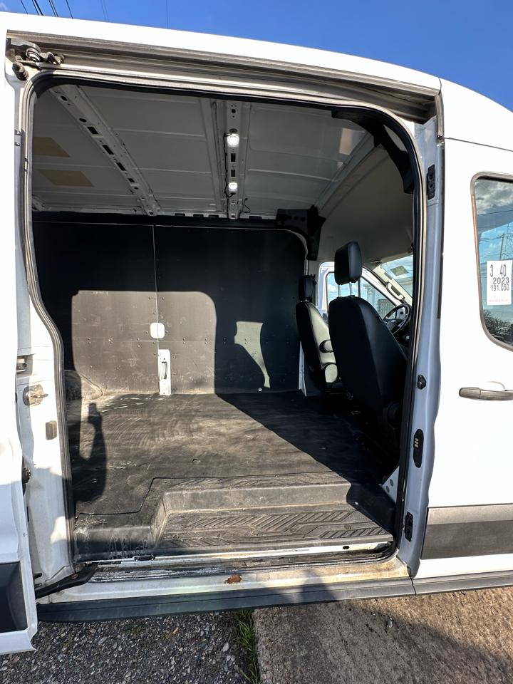 Ford Transit Cargo Van T-250 130" Med Rf 9070 GVWR RWD 2023