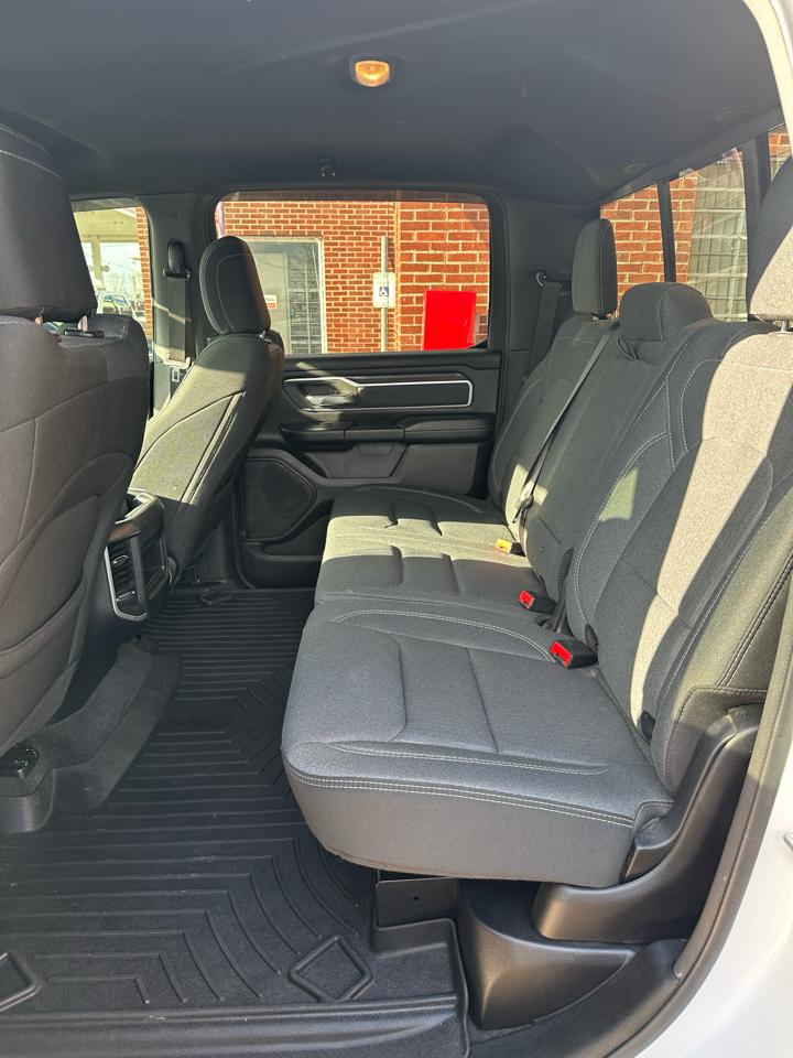 RAM 1500 Big Horn 4x2 Crew Cab 5'7" Box 2022