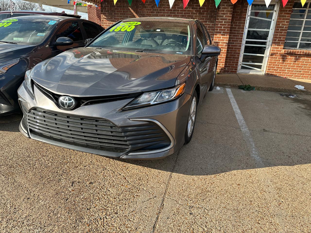 Toyota Camry LE Auto (Natl) 2021