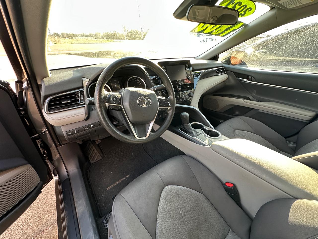 Toyota Camry LE Auto (Natl) 2021