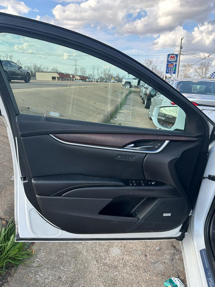 Cadillac XTS 4dr Sdn Luxury AWD 2019