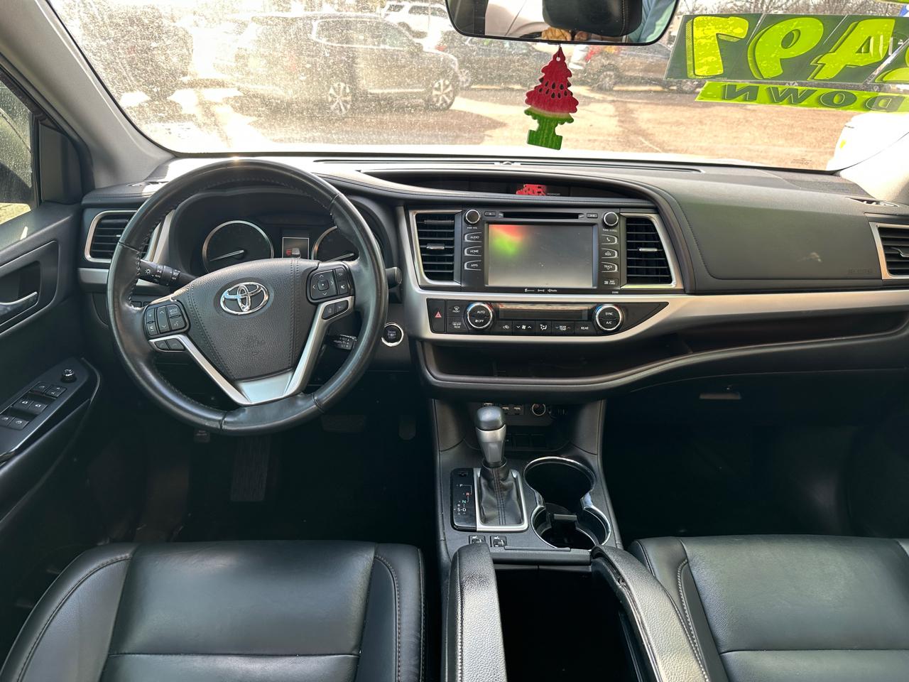 Toyota Highlander XLE V6 FWD (Natl) 2019