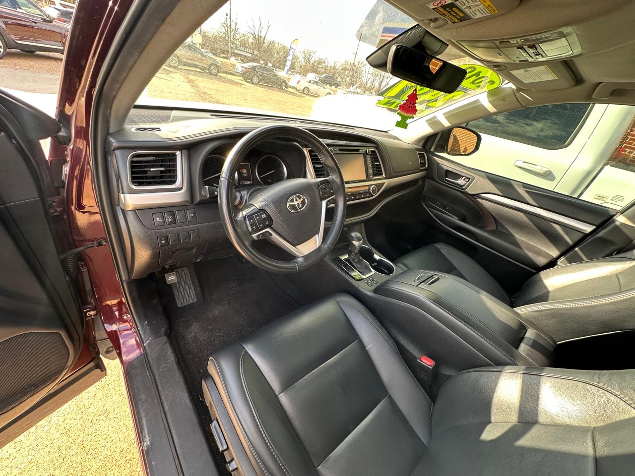 Toyota Highlander XLE V6 FWD (Natl) 2019