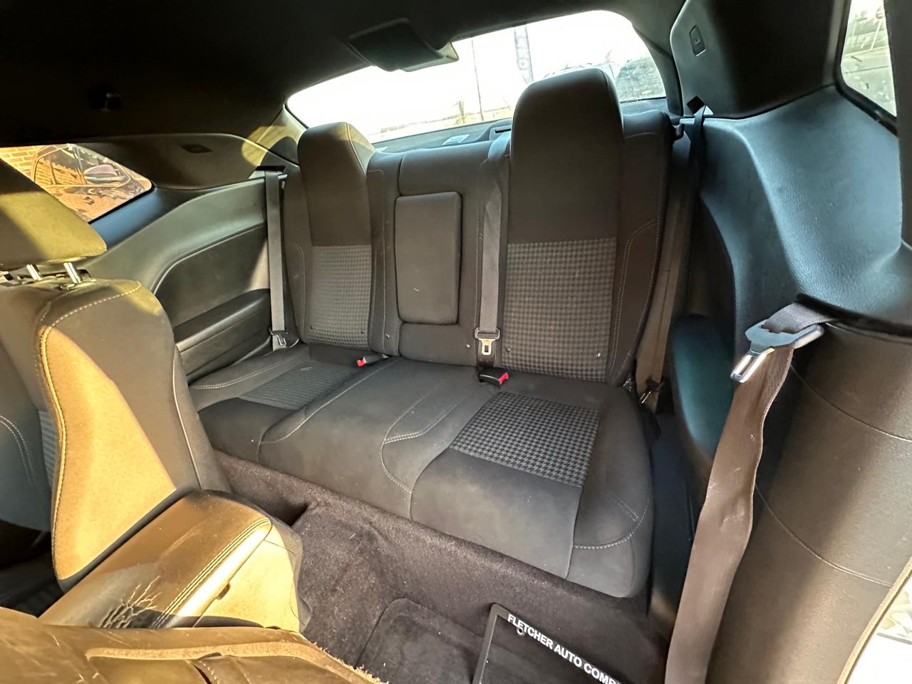 Dodge Challenger SXT RWD 2018