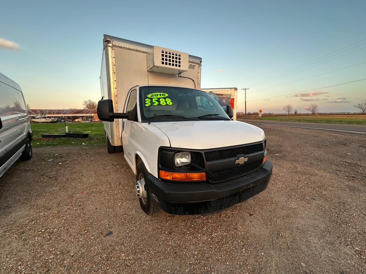 Chevrolet Express Commercial Cutaway 4500 Van 159" *Ltd Avail* 2016