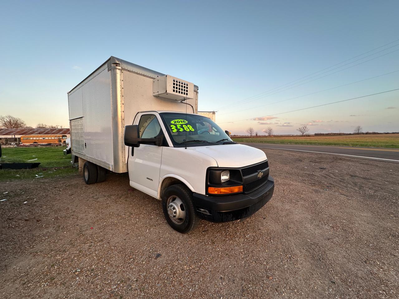 Chevrolet Express Commercial Cutaway 4500 Van 159" *Ltd Avail* 2016