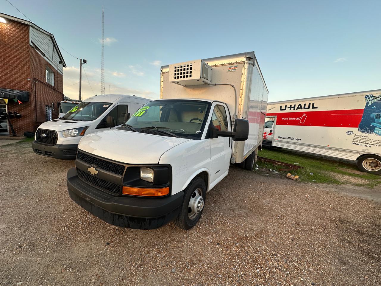 Chevrolet Express Commercial Cutaway 4500 Van 159" *Ltd Avail* 2016