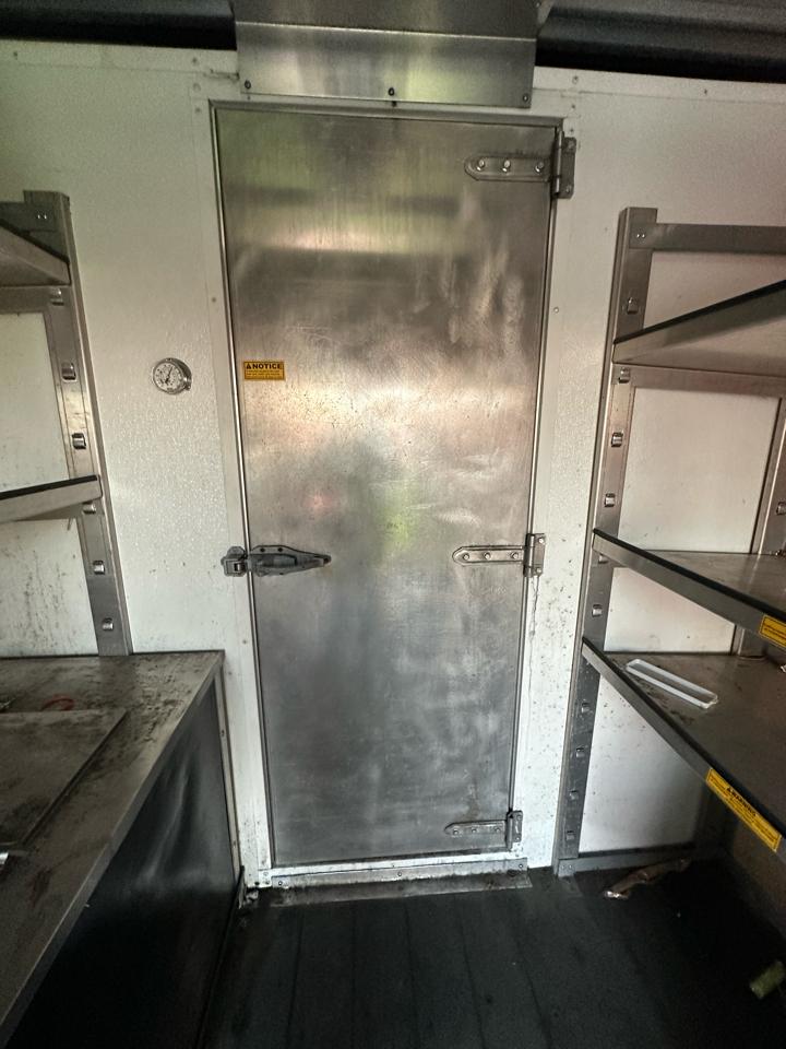 Chevrolet Express Commercial Cutaway 4500 Van 159" *Ltd Avail* 2016