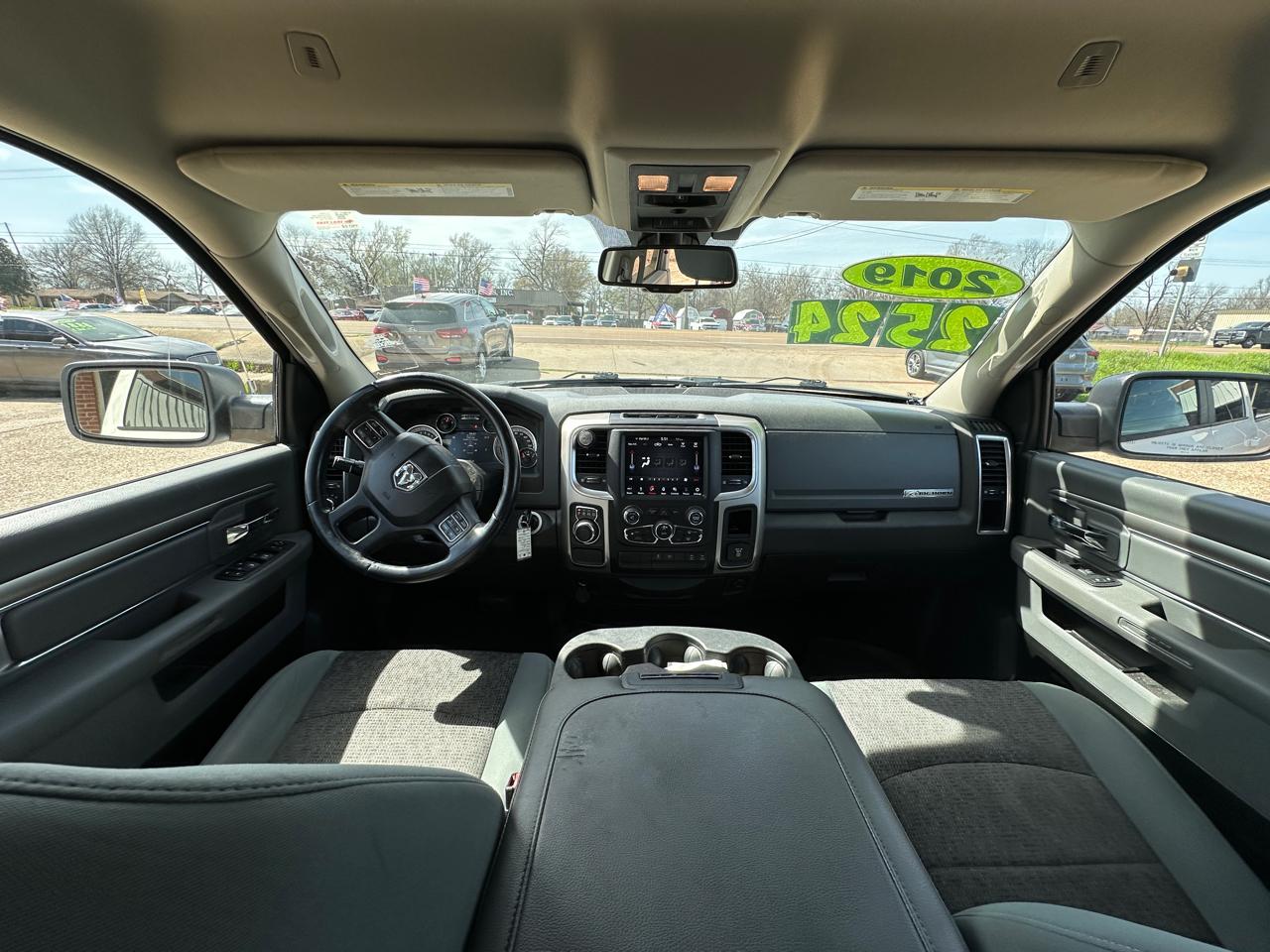 RAM 1500 Classic Big Horn 4x2 Crew Cab 6'4" Box 2019