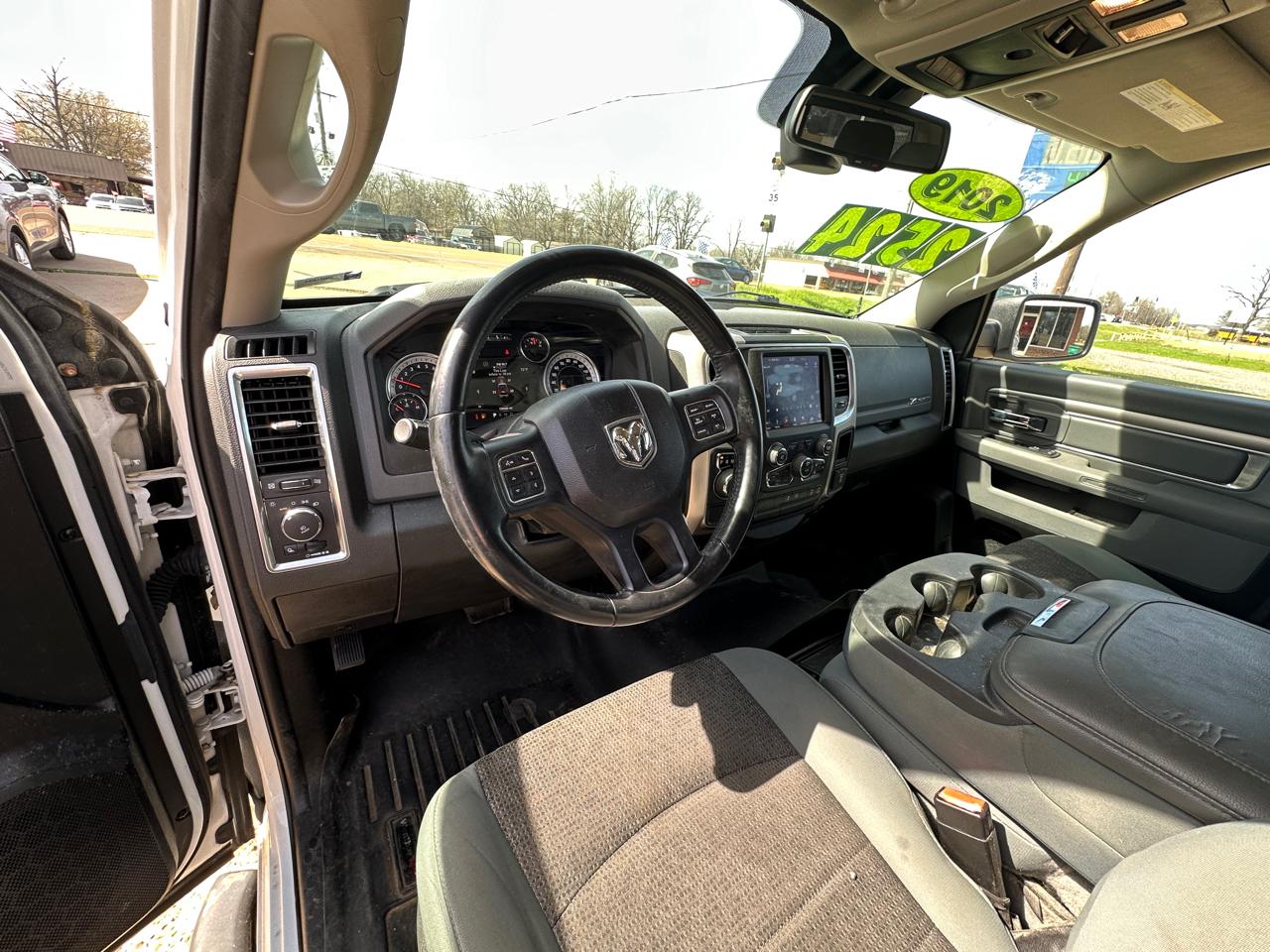 RAM 1500 Classic Big Horn 4x2 Crew Cab 6'4" Box 2019