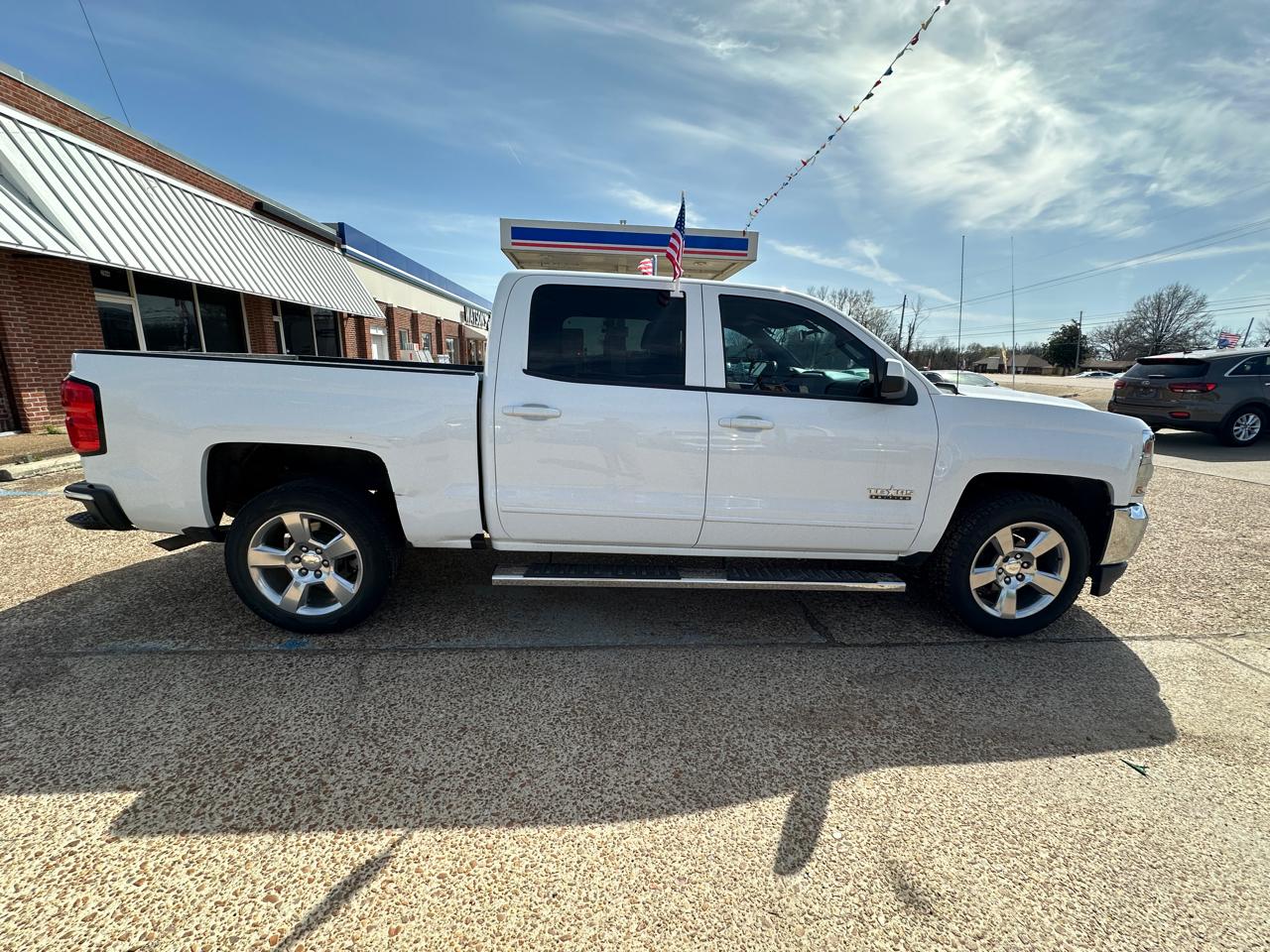 Chevrolet Silverado 1500 2WD Crew Cab 143.5" LT w/1LT 2017