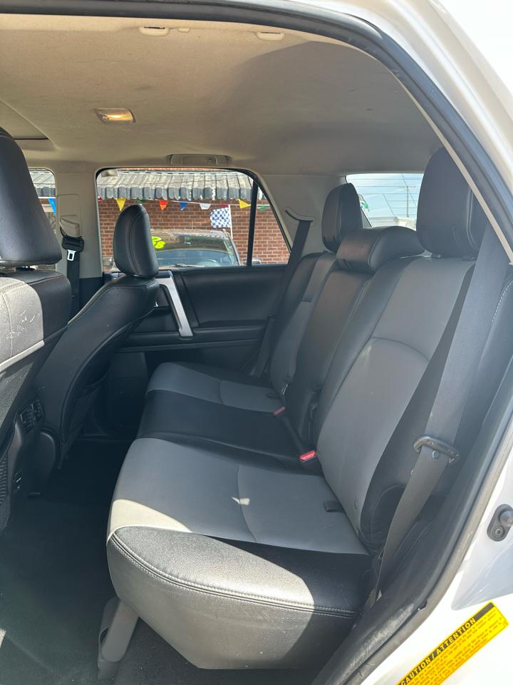 Toyota 4Runner RWD 4dr V6 SR5 Premium (Natl) 2016