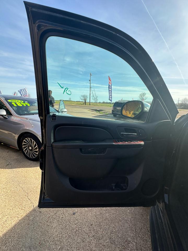 Chevrolet Tahoe 2WD 4dr LT 2014