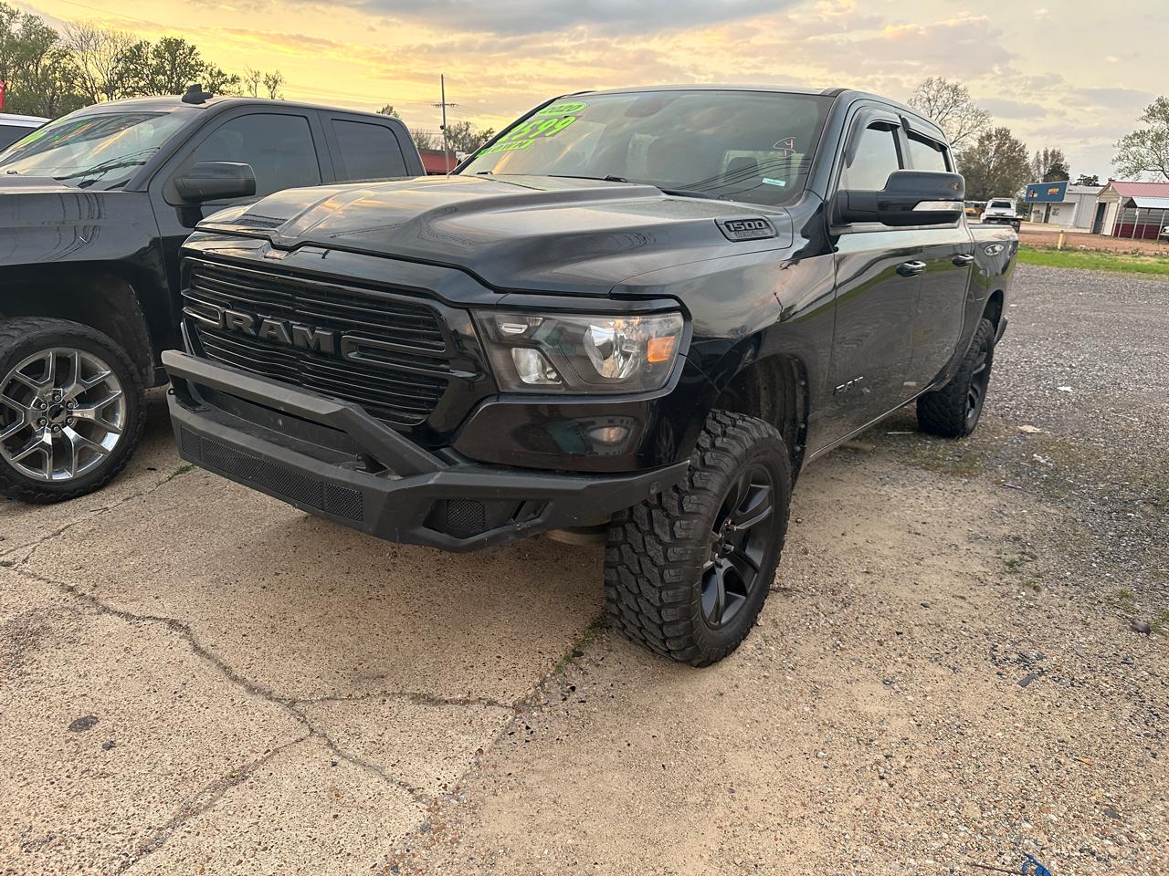 RAM 1500 Big Horn 4x4 Crew Cab 5'7" Box 2020