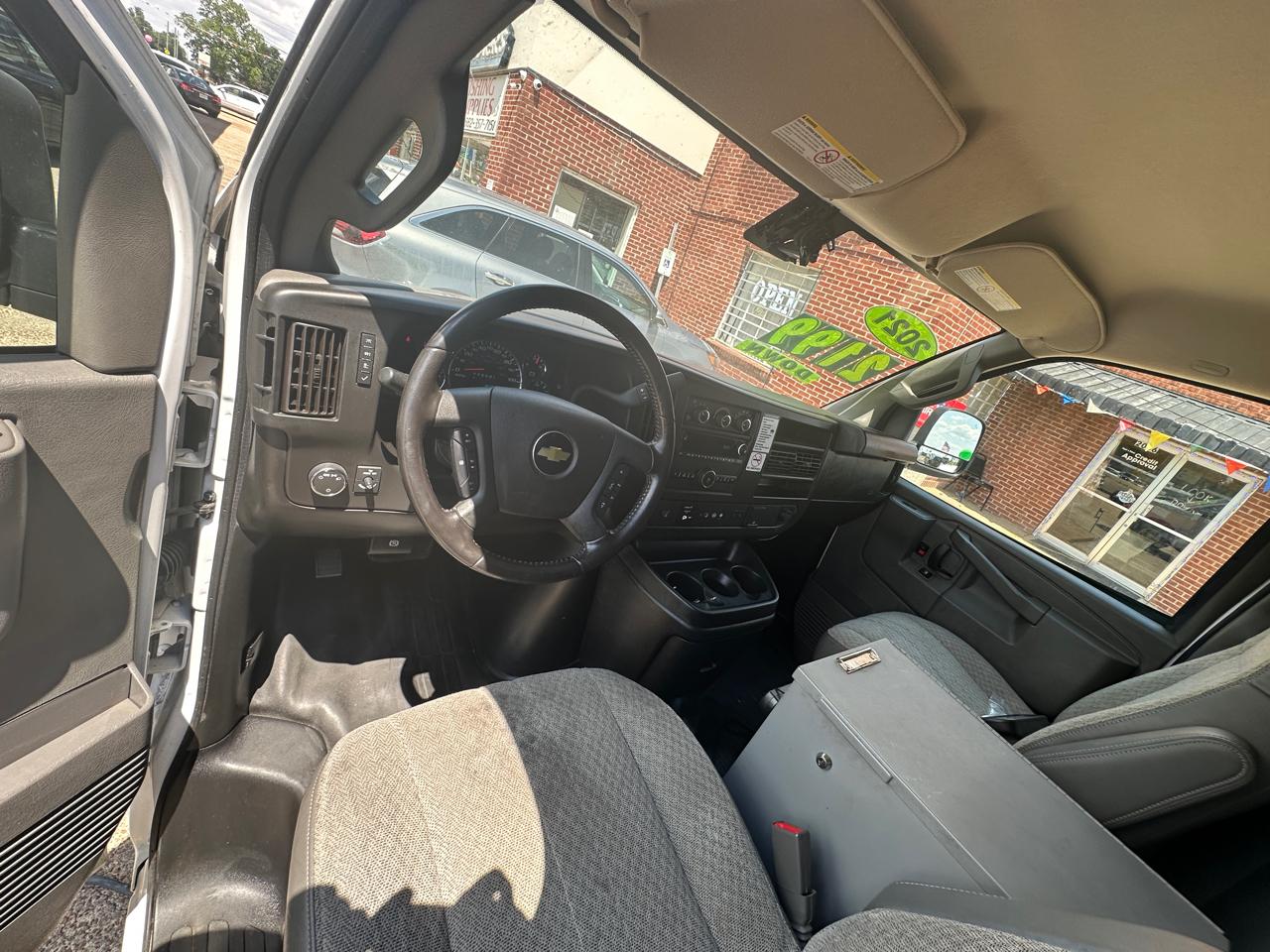Chevrolet Express Cargo Van RWD 2500 135" 2021