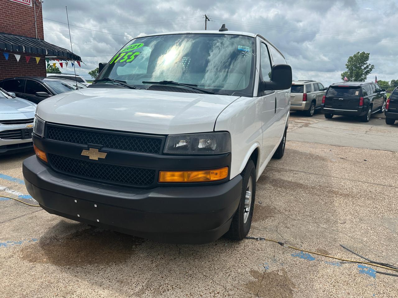 Chevrolet Express Cargo Van RWD 2500 135" 2021