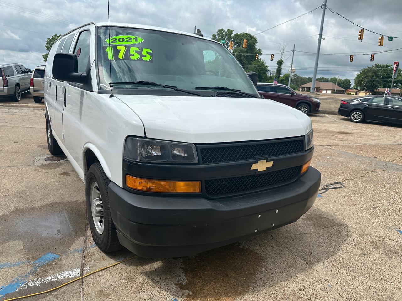Chevrolet Express Cargo Van RWD 2500 135" 2021